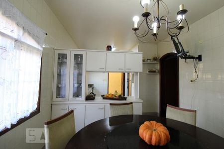 Casa à venda com 300m², 3 quartos e 5 vagasCopa