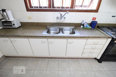 Casa à venda com 300m², 3 quartos e 5 vagasCozinha - Armários