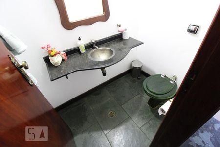 Casa à venda com 300m², 3 quartos e 5 vagasLavabo