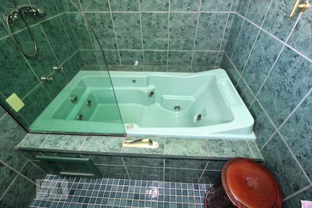 Casa à venda com 300m², 3 quartos e 5 vagasBanheiro social - Banheira