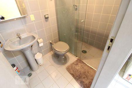 Casa à venda com 300m², 3 quartos e 5 vagasBanheiro social 2