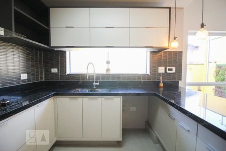 Casa para alugar com 300m², 4 quartos e 5 vagascozinha