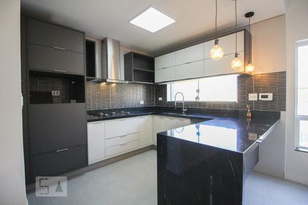 Casa para alugar com 300m², 4 quartos e 5 vagascozinha