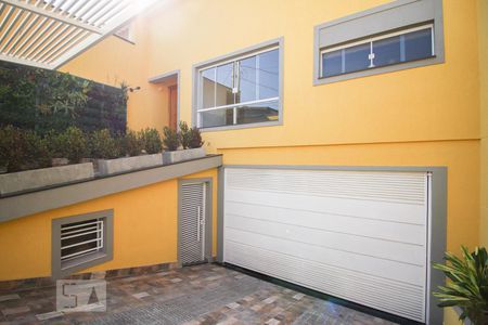Casa para alugar com 300m², 4 quartos e 5 vagasgaragem