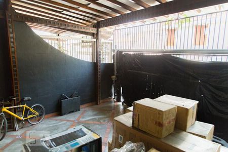 Casa à venda com 250m², 3 quartos e 2 vagasGaragem