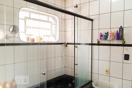 Casa à venda com 250m², 3 quartos e 2 vagasBanheiro da suíte