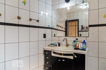 Casa à venda com 250m², 3 quartos e 2 vagasBanheiro da suíte