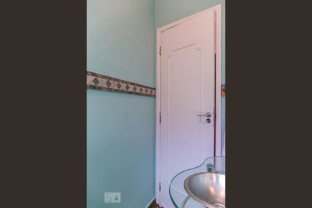 Casa à venda com 250m², 3 quartos e 2 vagasLavabo