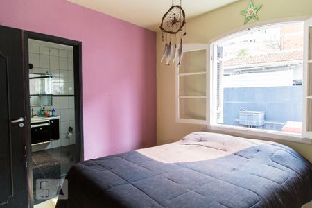 Casa à venda com 250m², 3 quartos e 2 vagasSuíte