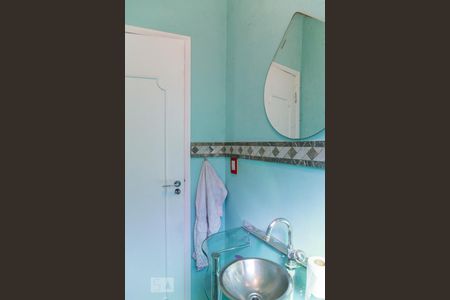 Casa à venda com 250m², 3 quartos e 2 vagasLavabo