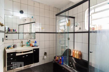 Casa à venda com 250m², 3 quartos e 2 vagasBanheiro da suíte