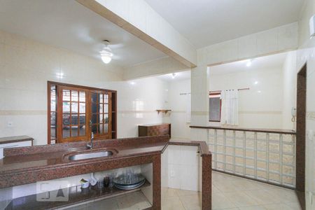 Casa à venda com 400m², 4 quartos e 8 vagas Casa à venda com 400m², 4 quartos e 8 vagasCozinha