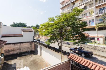 Casa à venda com 400m², 4 quartos e 8 vagas Casa à venda com 400m², 4 quartos e 8 vagasVista