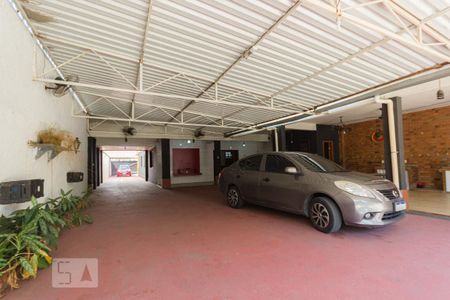 Casa à venda com 400m², 4 quartos e 8 vagas Casa à venda com 400m², 4 quartos e 8 vagasGaragem