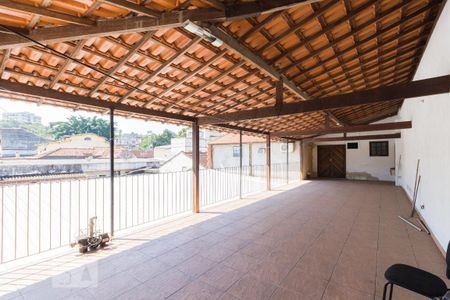 Casa à venda com 400m², 4 quartos e 8 vagas Casa à venda com 400m², 4 quartos e 8 vagasÁrea Externa - Segundo Andar