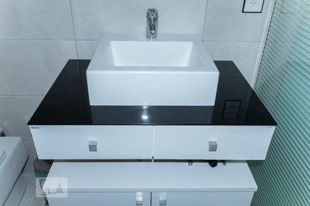 Casa à venda com 330m², 3 quartos e 3 vagasBanheiro Social