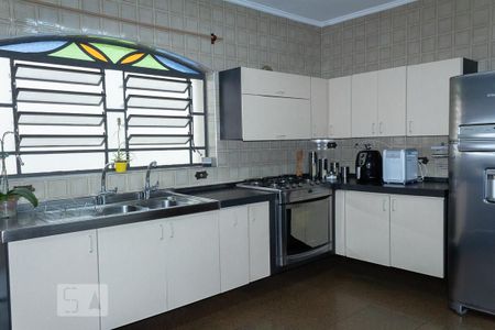 Casa à venda com 330m², 3 quartos e 3 vagasCozinha