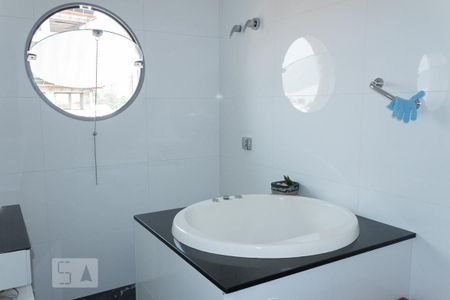 Casa à venda com 330m², 3 quartos e 3 vagasBanheiro da Suíte 1