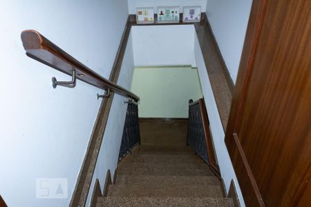 Casa à venda com 330m², 3 quartos e 3 vagasEscada