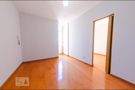 Sala de apartamento para alugar com 1 quarto, 48m² em Lourdes, Belo Horizonte