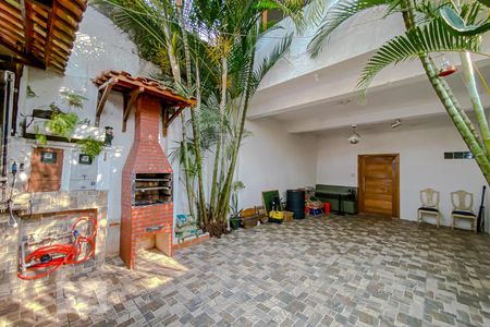Casa à venda com 185m², 4 quartos e 4 vagasGaragem