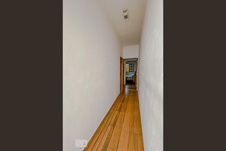 Casa à venda com 185m², 4 quartos e 4 vagasCorredor