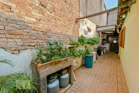 Casa à venda com 185m², 4 quartos e 4 vagasCorredor