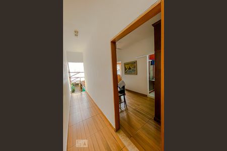 Casa à venda com 185m², 4 quartos e 4 vagasCorredor