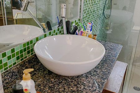 Casa à venda com 185m², 4 quartos e 4 vagasDetalhe Banheiro da Suite