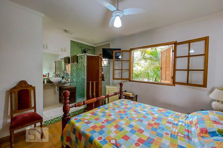 Casa à venda com 185m², 4 quartos e 4 vagasSuite