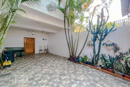 Casa à venda com 185m², 4 quartos e 4 vagasGaragem