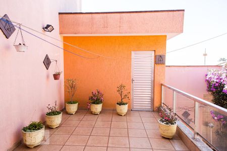 Casa à venda com 315m², 4 quartos e 3 vagas Casa à venda com 315m², 4 quartos e 3 vagasQuintal 1