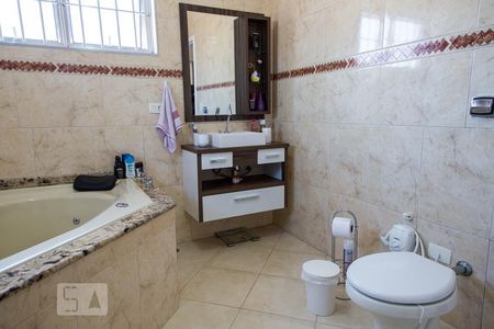 Casa à venda com 315m², 4 quartos e 3 vagas Casa à venda com 315m², 4 quartos e 3 vagasBanheiro da Suíte 3