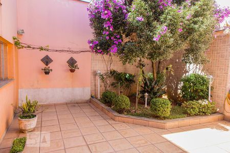 Casa à venda com 315m², 4 quartos e 3 vagas Casa à venda com 315m², 4 quartos e 3 vagasQuintal 2