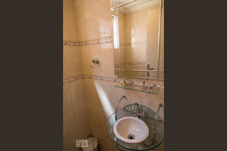 Casa à venda com 315m², 4 quartos e 3 vagas Casa à venda com 315m², 4 quartos e 3 vagasSalão - Lavabo