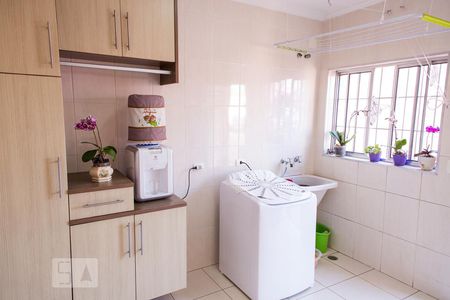 Casa à venda com 315m², 4 quartos e 3 vagas Casa à venda com 315m², 4 quartos e 3 vagasÁrea de Serviço