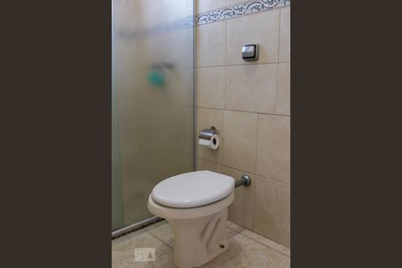 Casa à venda com 315m², 4 quartos e 3 vagas Casa à venda com 315m², 4 quartos e 3 vagasBanheiro da Suíte 1