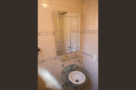 Casa à venda com 315m², 4 quartos e 3 vagas Casa à venda com 315m², 4 quartos e 3 vagasSalão - Lavabo