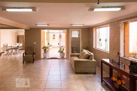 Casa à venda com 315m², 4 quartos e 3 vagas Casa à venda com 315m², 4 quartos e 3 vagasSalão