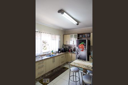 Casa à venda com 315m², 4 quartos e 3 vagas Casa à venda com 315m², 4 quartos e 3 vagasCozinha