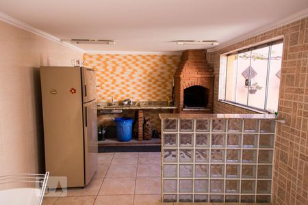 Casa à venda com 315m², 4 quartos e 3 vagas Casa à venda com 315m², 4 quartos e 3 vagasCozinha do salão