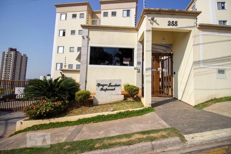 Apartamento para alugar com 64m², 2 quartos e 1 vagaFachada do Condomínio