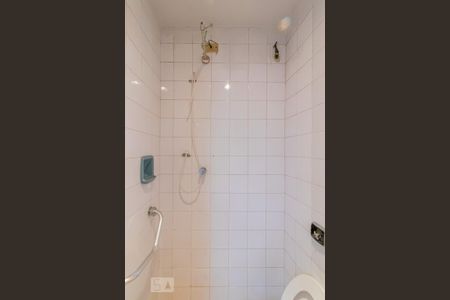 Casa à venda com 200m², 4 quartos e 3 vagas Casa à venda com 200m², 4 quartos e 3 vagasBanheiro de Serviço