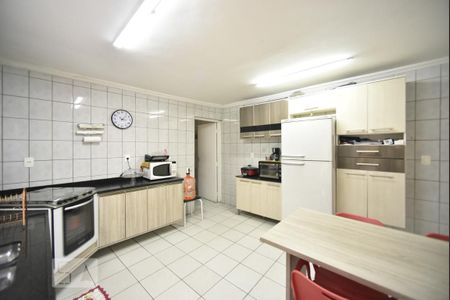 Casa à venda com 260m², 7 quartos e 4 vagasCozinha 1