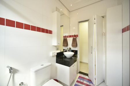 Casa à venda com 260m², 7 quartos e 4 vagasBanheiro 1