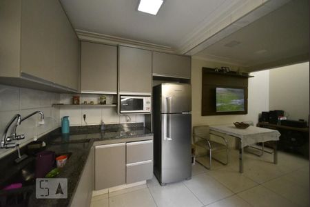 Casa à venda com 260m², 7 quartos e 4 vagasCozinha 2