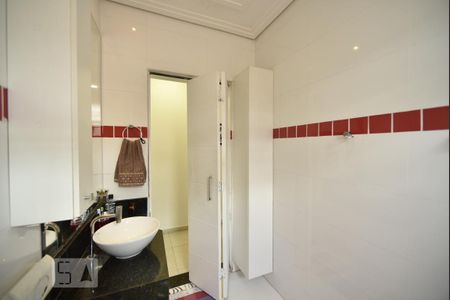 Casa à venda com 260m², 7 quartos e 4 vagasBanheiro 1