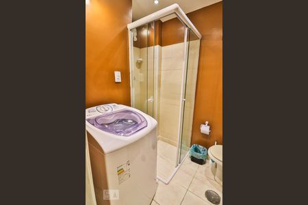 Banheiro de kitnet/studio para alugar com 1 quarto, 27m² em Consolação, São Paulo