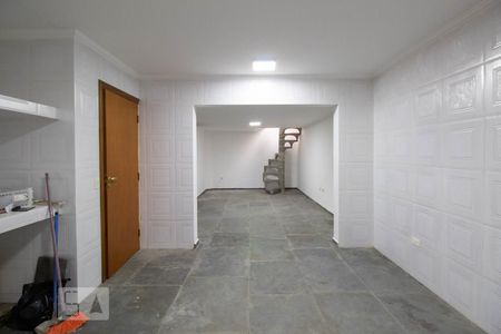 Casa à venda com 534m², 5 quartos e 8 vagas Casa à venda com 534m², 5 quartos e 8 vagasGaragem