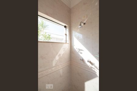 Casa à venda com 534m², 5 quartos e 8 vagas Casa à venda com 534m², 5 quartos e 8 vagasBanheiro da suíte 3